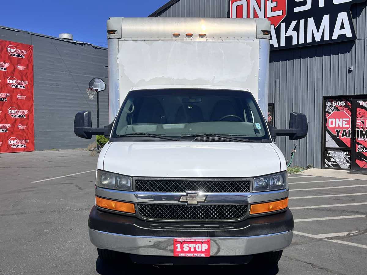 Used 2015 Chevrolet Express 3500 Extended w/ Chrome Appearance Package RWD image 3