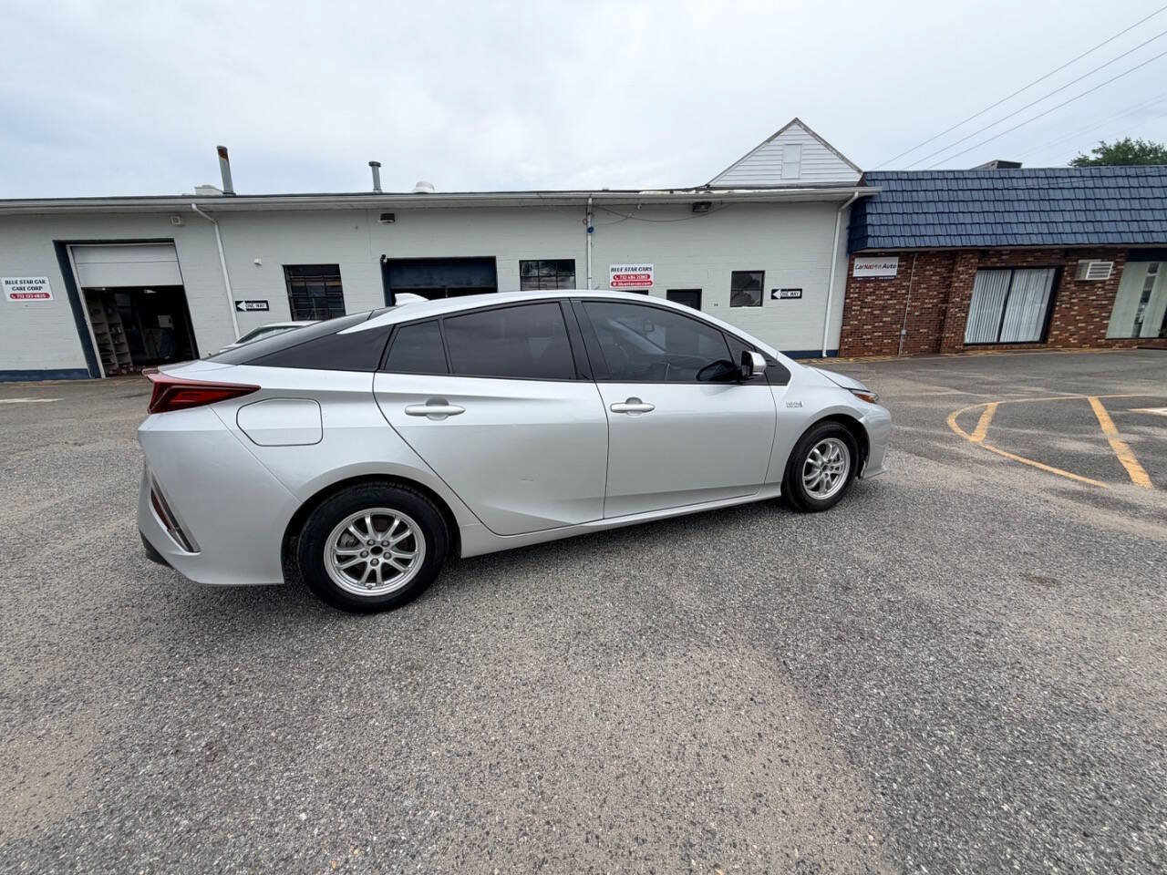 Used 2020 Toyota Prius Prime XLE FWD image 22