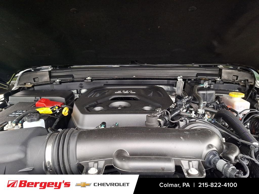 Used 2025 Jeep Wrangler Unlimited Rubicon AWD/4WD image 27