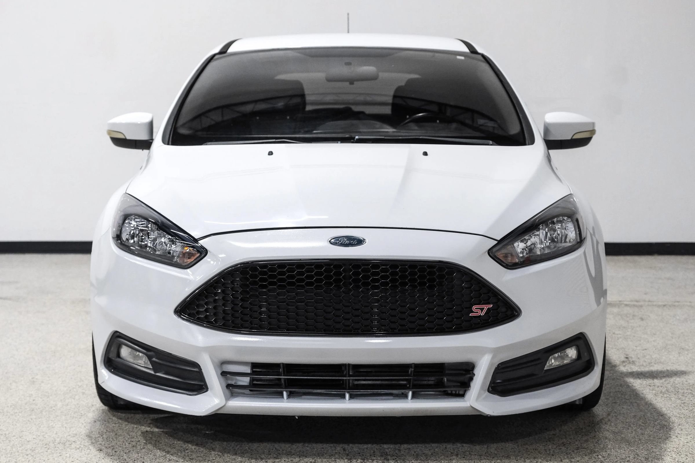 Used 2017 Ford Focus ST FWD image 3