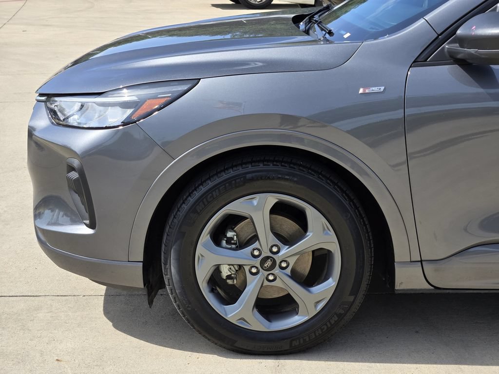 Used 2023 Ford Escape ST-Line w/ Tech Pack #1 FWD image 7