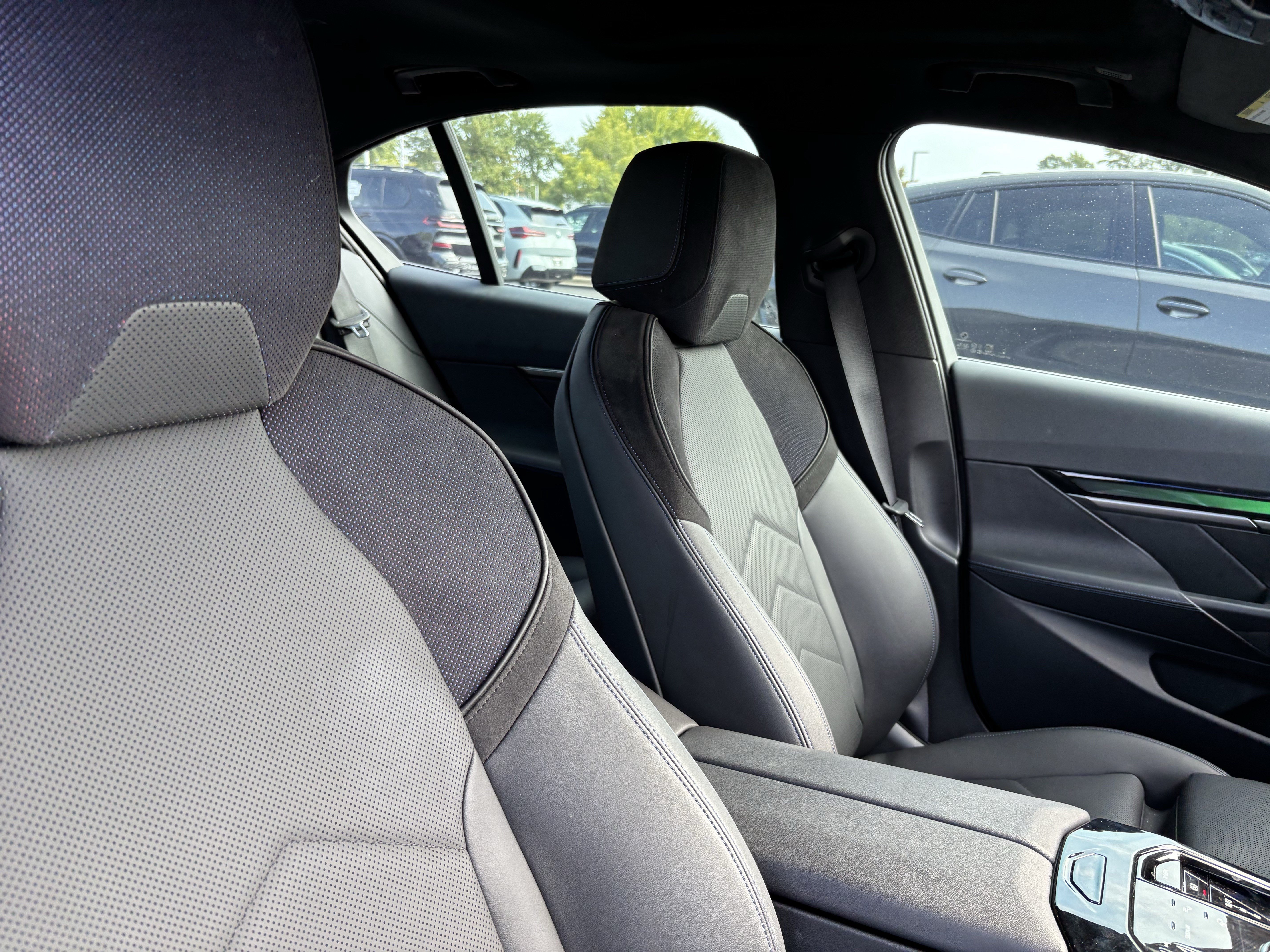 Certified 2024 BMW i5 eDrive40i w/ M Sport Package RWD image 34