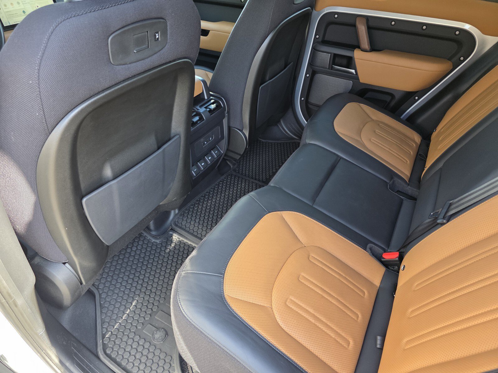 Used 2020 Land Rover Defender 110 X AWD/4WD image 15