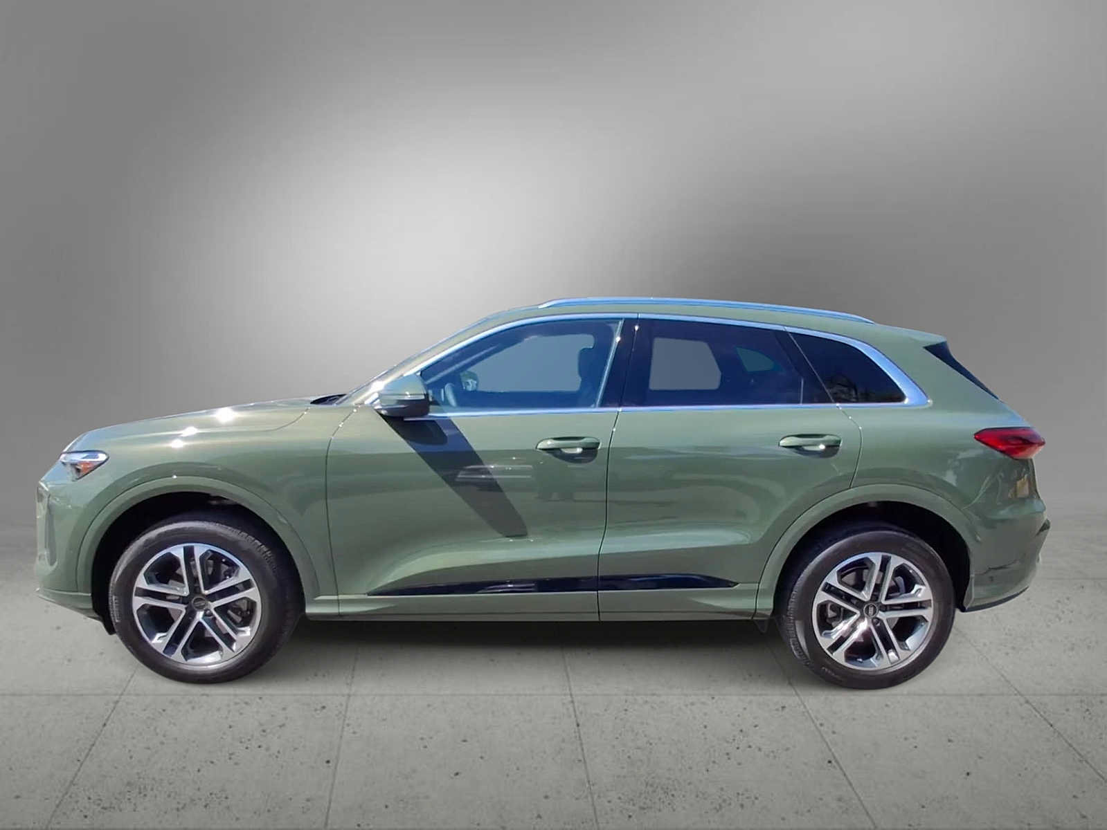 Certified 2025 Audi Q5 Premium AWD/4WD image 5