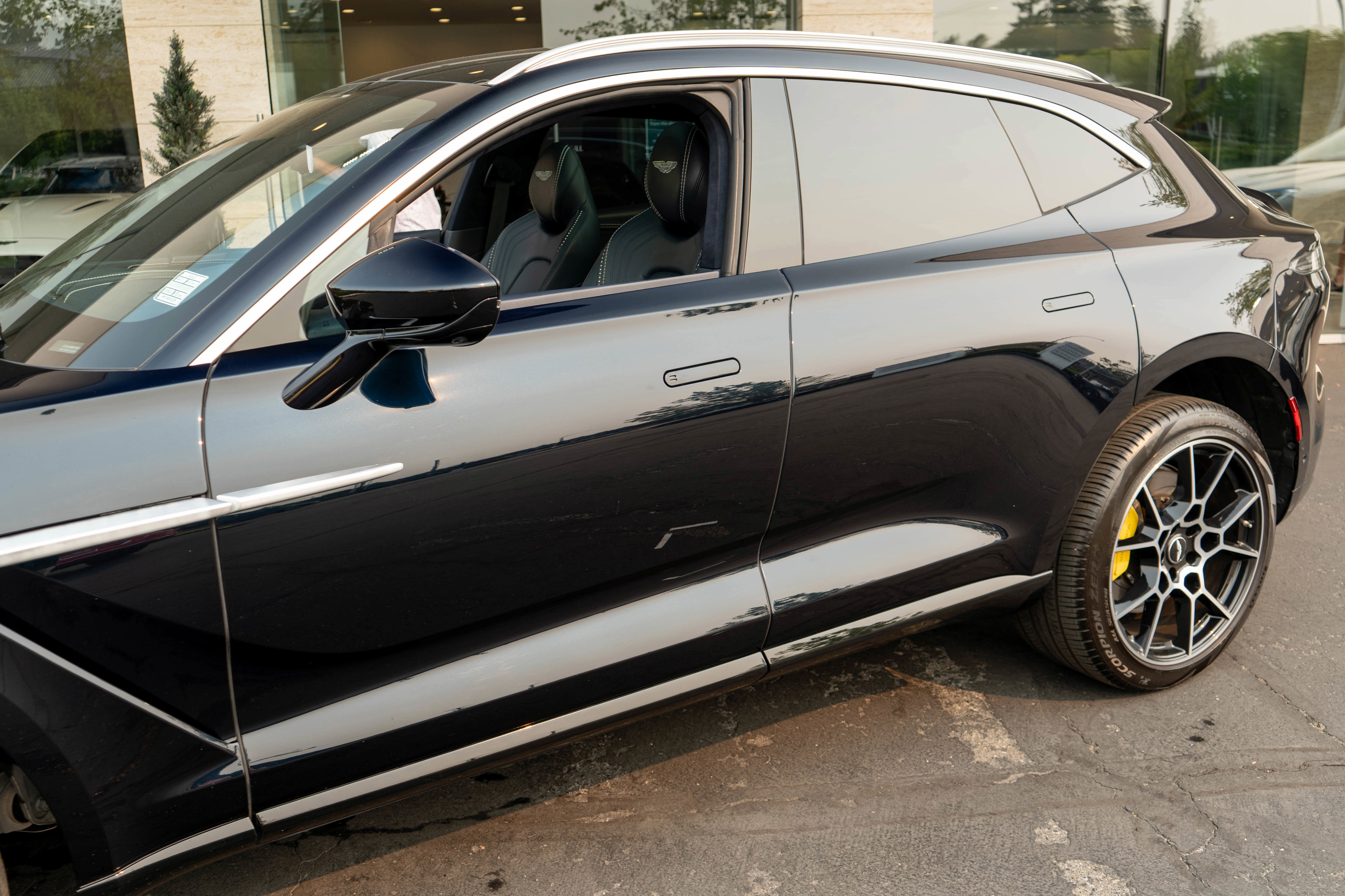 Used 2021 Aston Martin DBX image 47