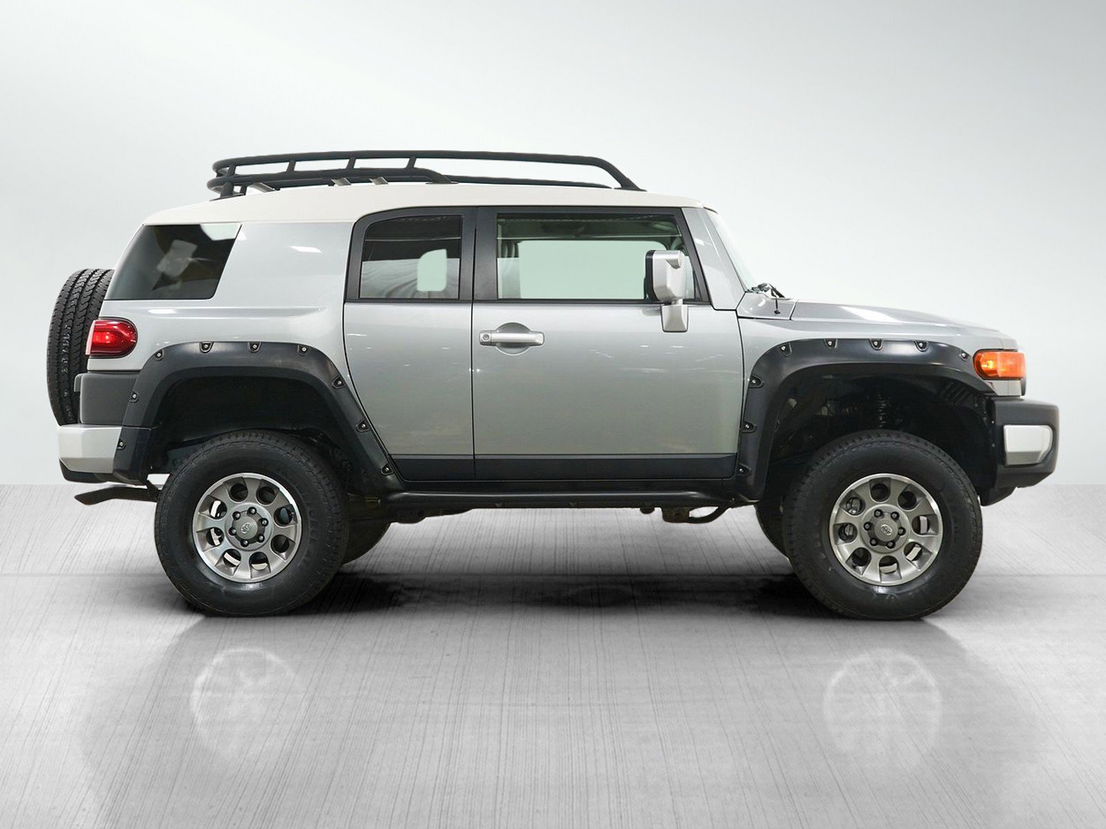 Used 2011 Toyota FJ Cruiser 4WD w/ Upgrade Pkg image 6