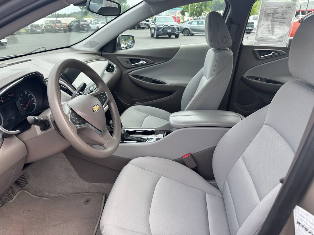 Used 2022 Chevrolet Malibu LT FWD image 13