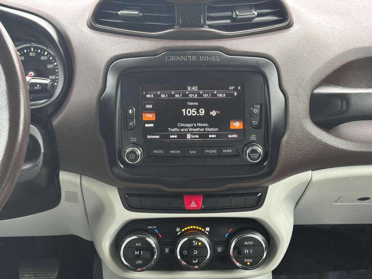 Used 2015 Jeep Renegade Latitude w/ Popular Equipment Group image 25