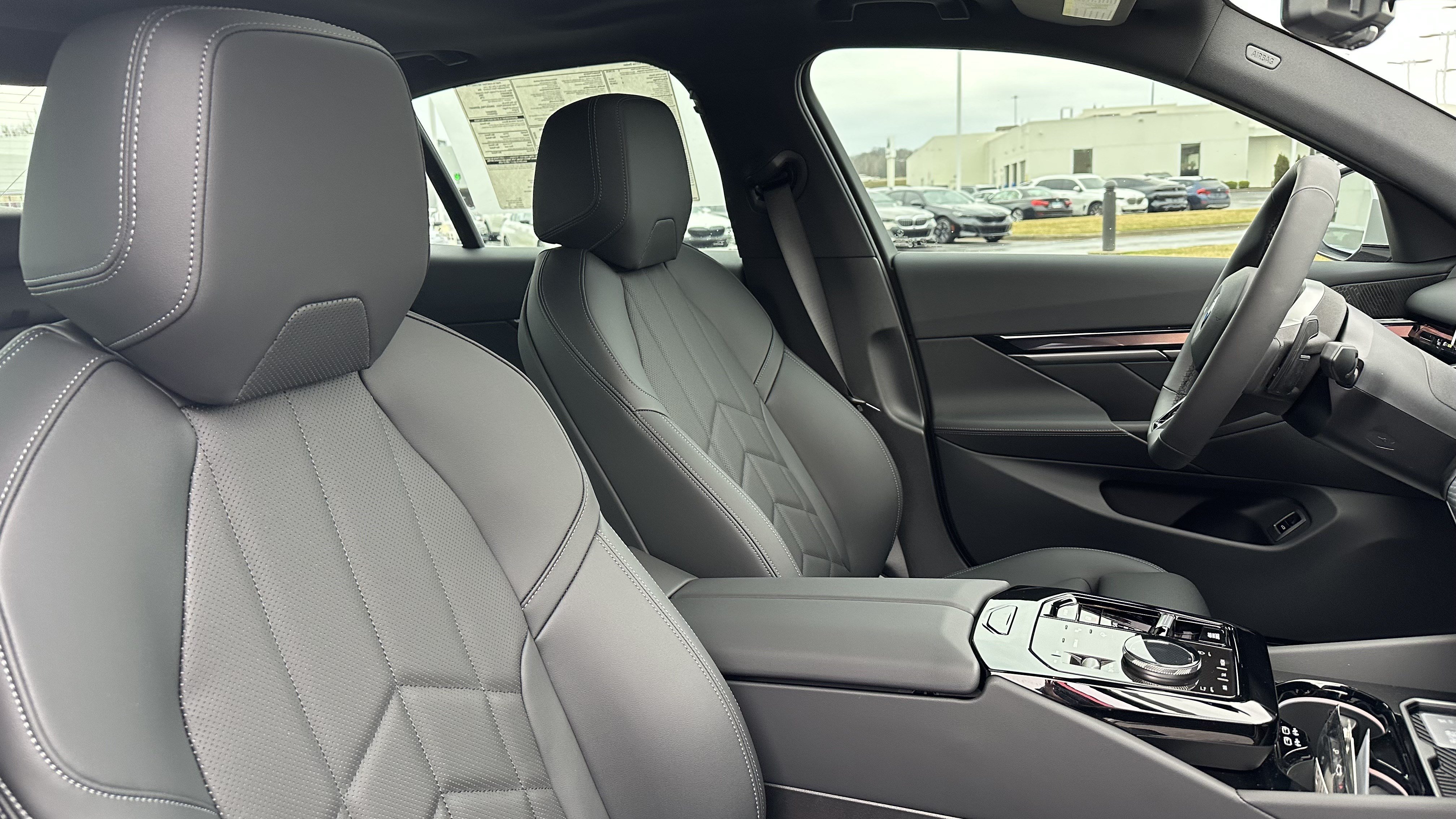 New 2026 BMW 540i xDrive w/ M Sport Package AWD/4WD image 31