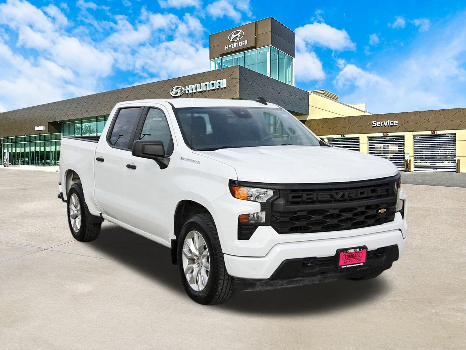 Used 2024 Chevrolet Silverado 1500 Custom image 3
