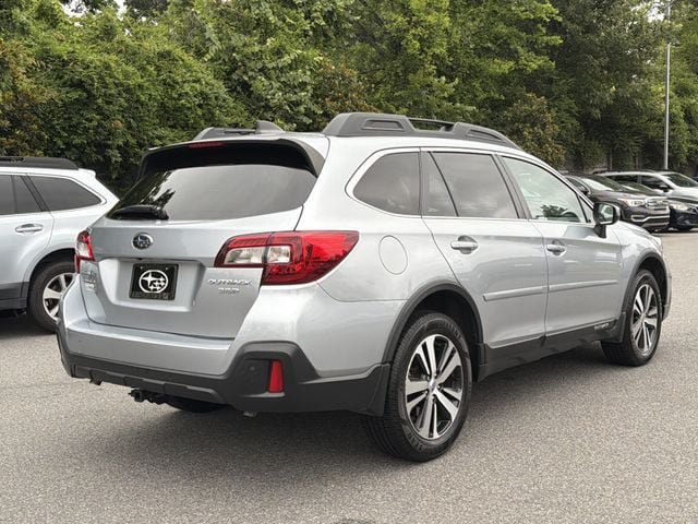 Used 2018 Subaru Outback 3.6R Limited AWD/4WD image 3