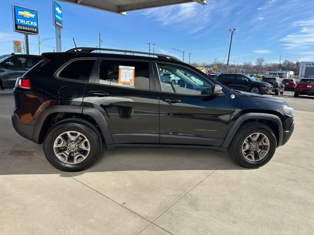 Used 2019 Jeep Cherokee Trailhawk w/ Cold Weather Group image 4