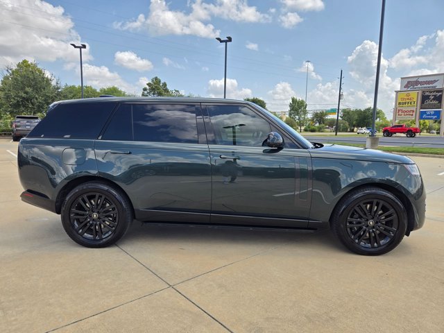 Used 2025 Land Rover Range Rover Long Wheelbase SE AWD/4WD image 4