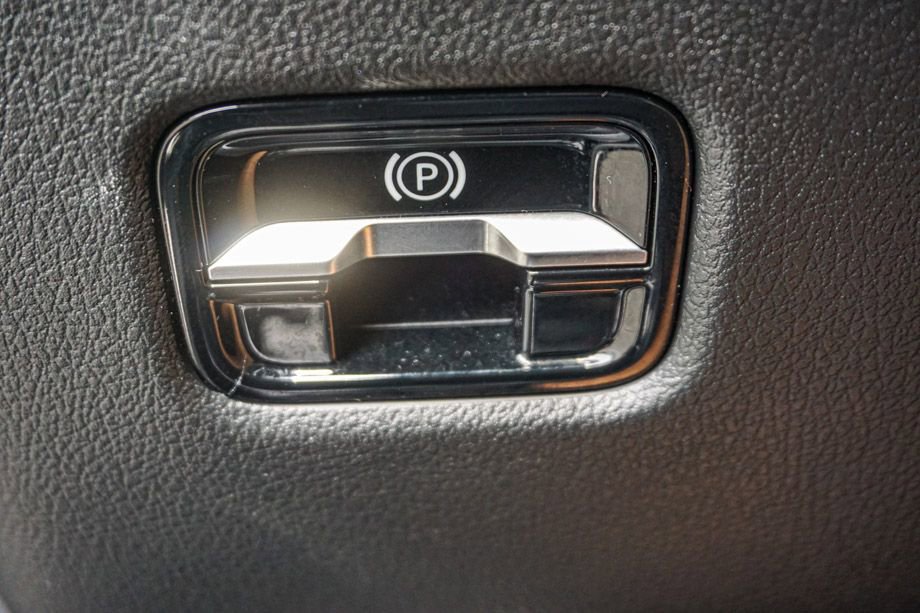 Used 2025 Mercedes-Benz C 300 Sedan image 41