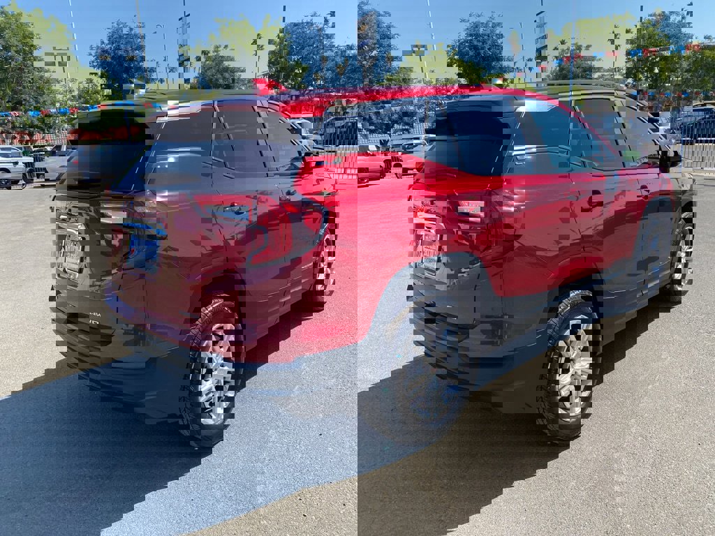 Used 2024 GMC Terrain SLE image 10