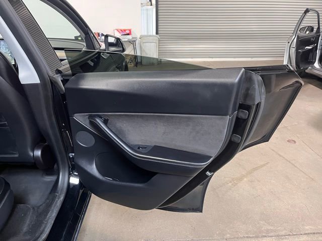 Used 2021 Tesla Model Y Long Range image 15