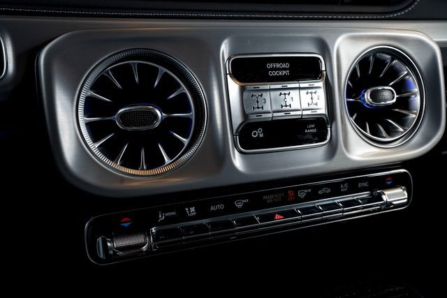 Used 2025 Mercedes-Benz G 550 image 43