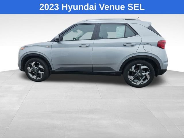 Used 2023 Hyundai Venue SEL image 2
