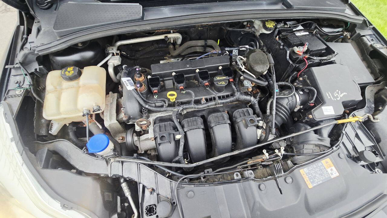 Used 2014 Ford Focus SE w/ SE Winter Package FWD image 26