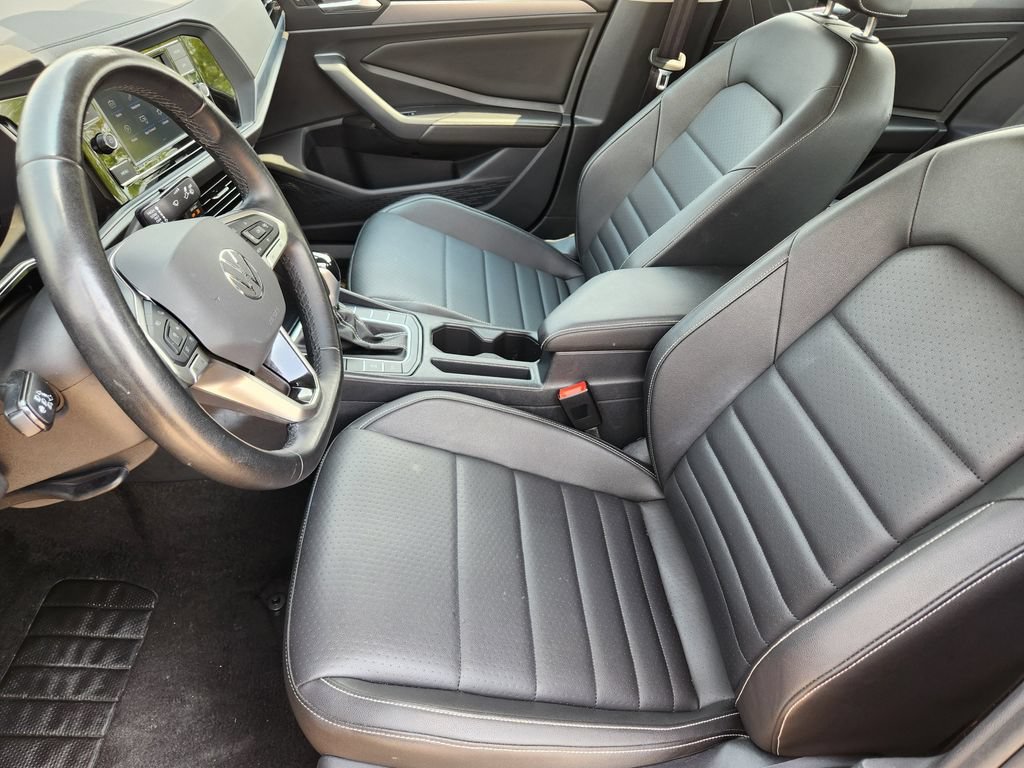Used 2024 Volkswagen Jetta SE FWD image 22