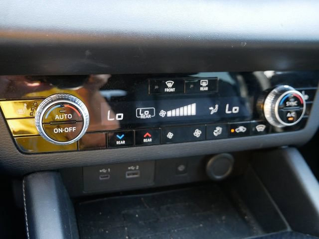 Used 2024 Mitsubishi Outlander SEL AWD/4WD image 23