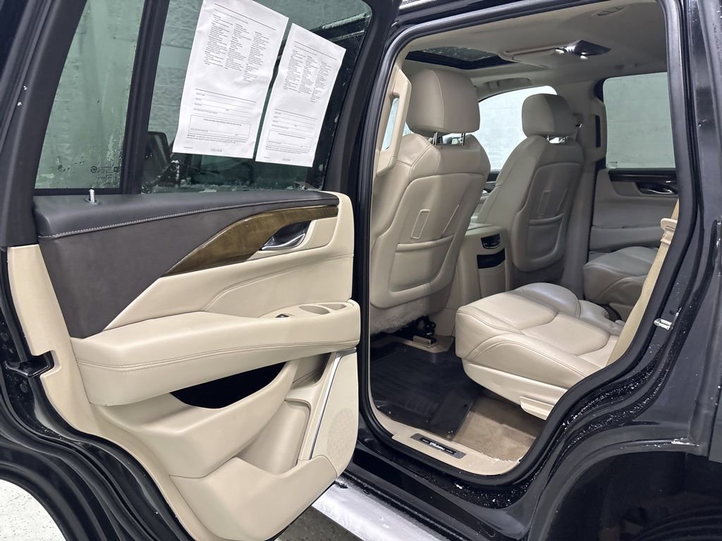 Used 2020 Cadillac Escalade Premium Luxury image 27