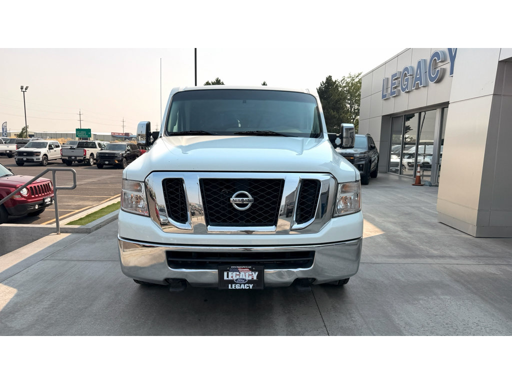 Used 2015 Nissan NV 3500 SV w/ Technology Package RWD image 2