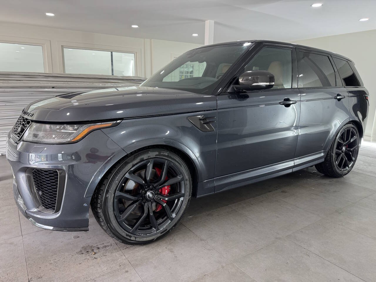 Used 2020 Land Rover Range Rover Sport SVR AWD/4WD image 2