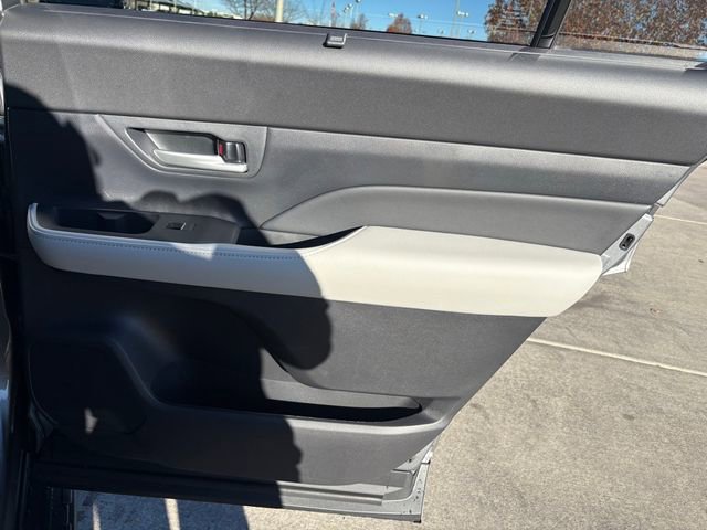 Used 2026 Toyota Grand Highlander AWD Hybrid image 32