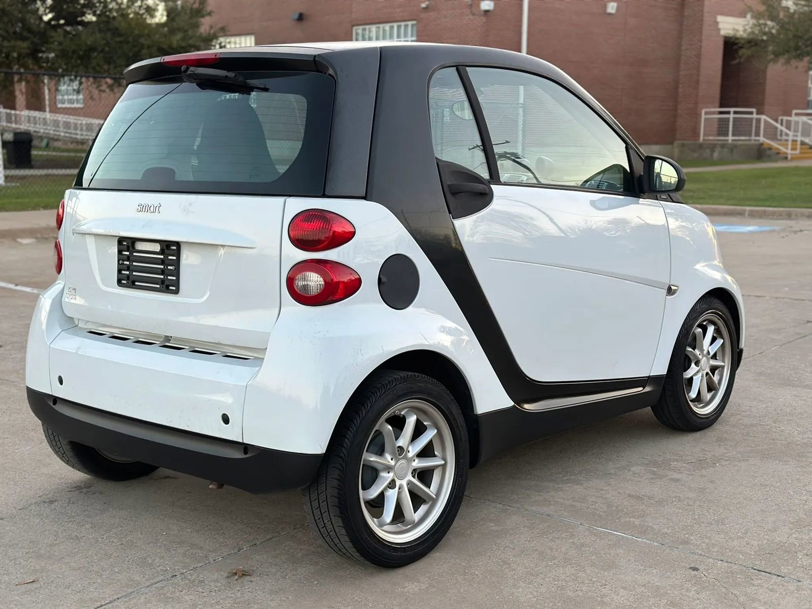 Used 2009 smart fortwo pure image 5