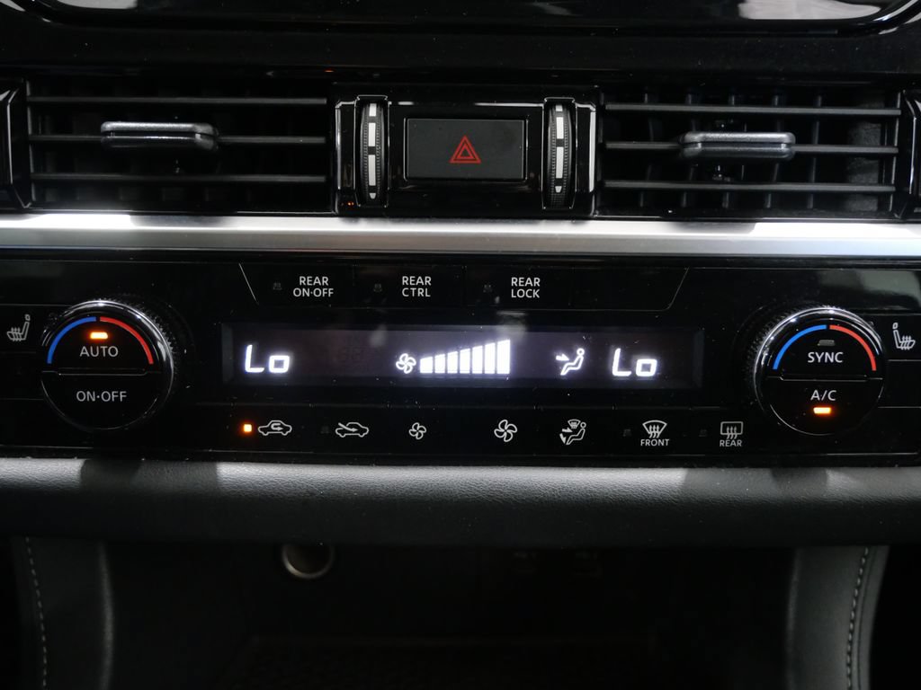 Used 2025 Nissan Pathfinder SV FWD image 19
