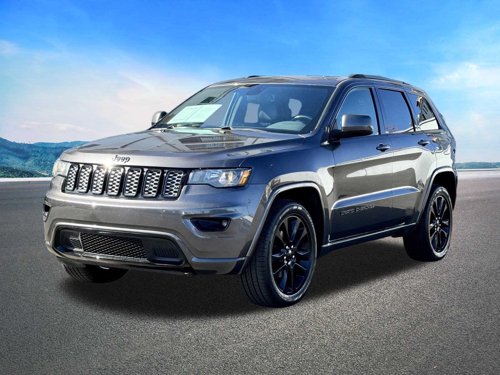 Used 2018 Jeep Grand Cherokee Altitude image 5