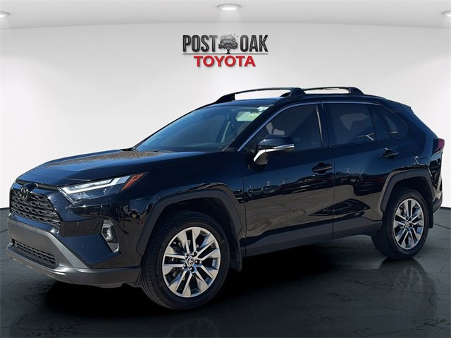 Used 2023 Toyota RAV4 XLE Premium image 3