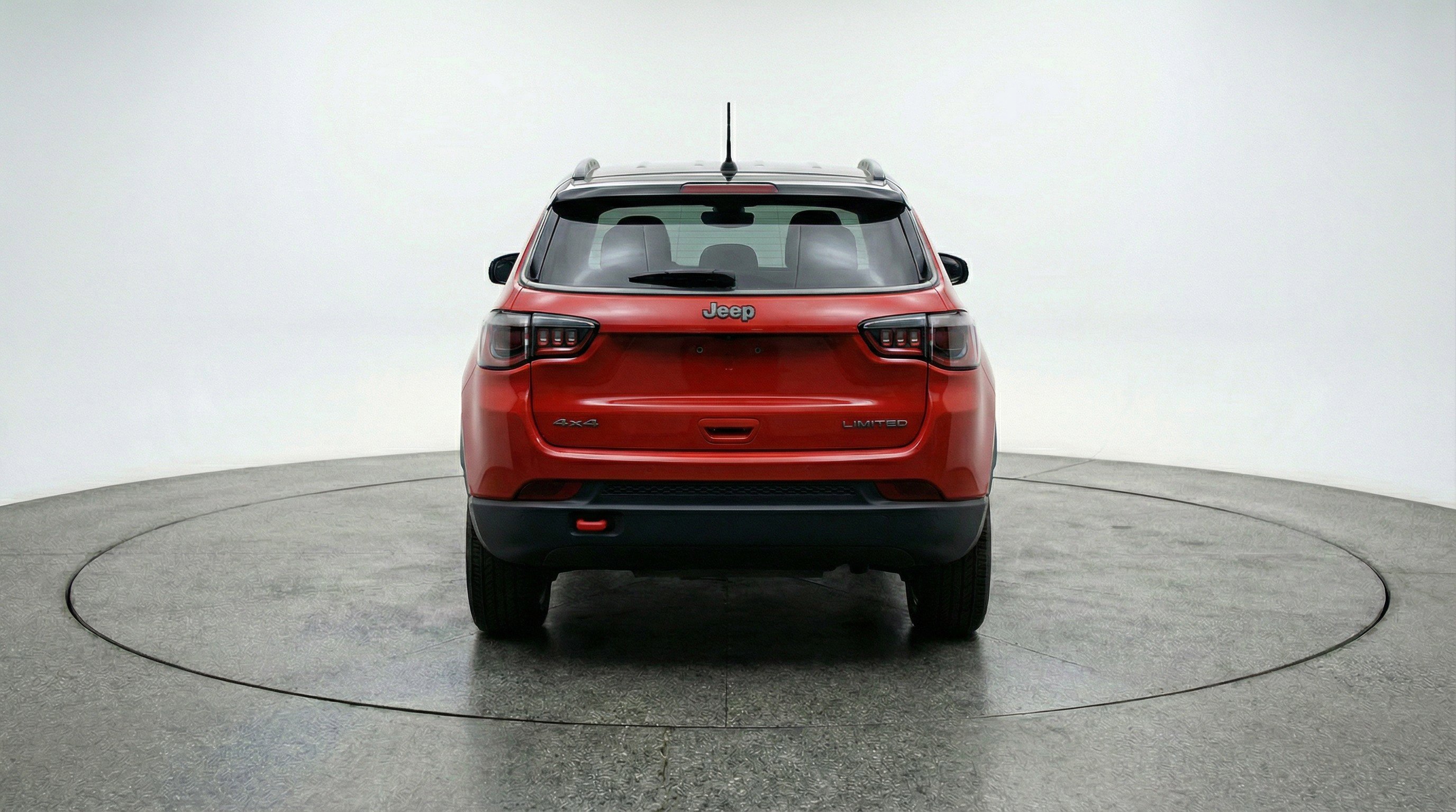 Used 2025 Jeep Compass Trailhawk image 7