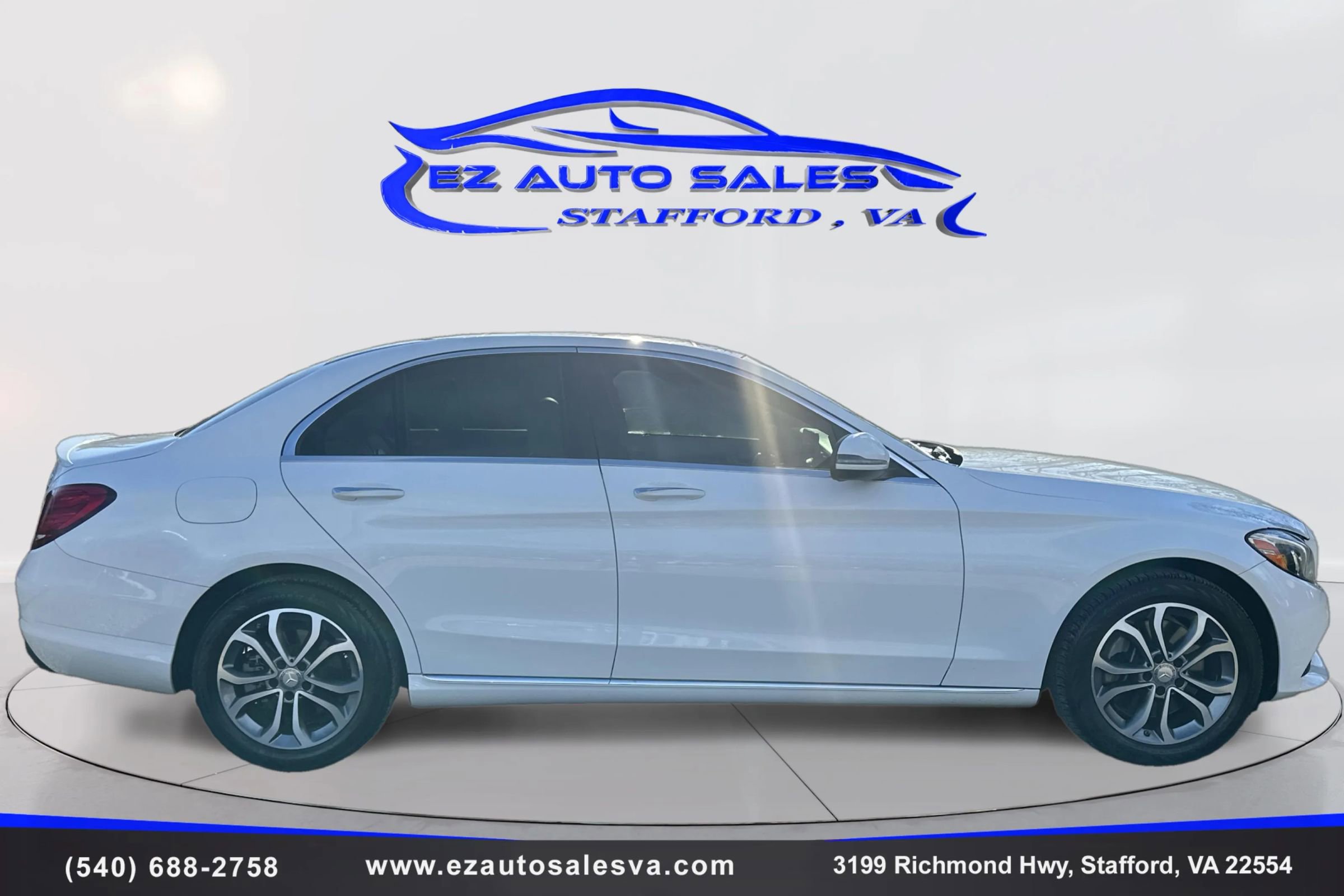 Used 2017 Mercedes-Benz C 300 4MATIC Sedan w/ Premium 2 Package image 4