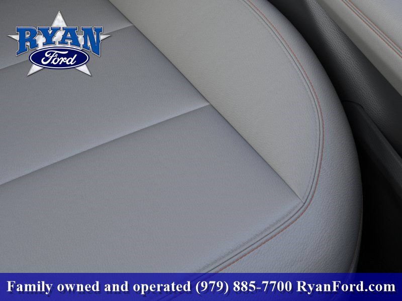 New 2025 Ford Explorer Active w/ Active Comfort Package RWD image 16