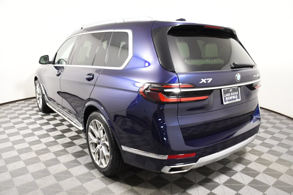 Used 2023 BMW X7 xDrive40i w/ Executive Package AWD/4WD image 4