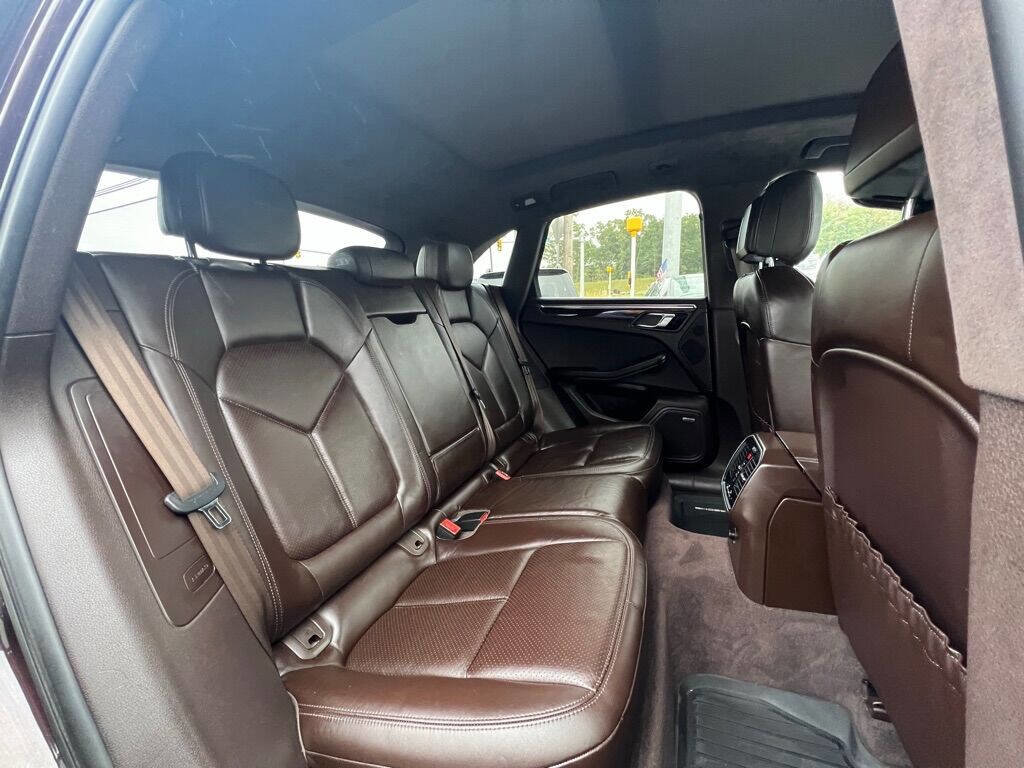 Used 2017 Porsche Macan Turbo image 16