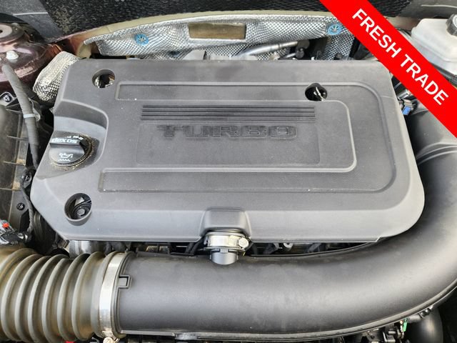 Used 2022 Buick Envision Avenir w/ Technology Package II FWD image 32