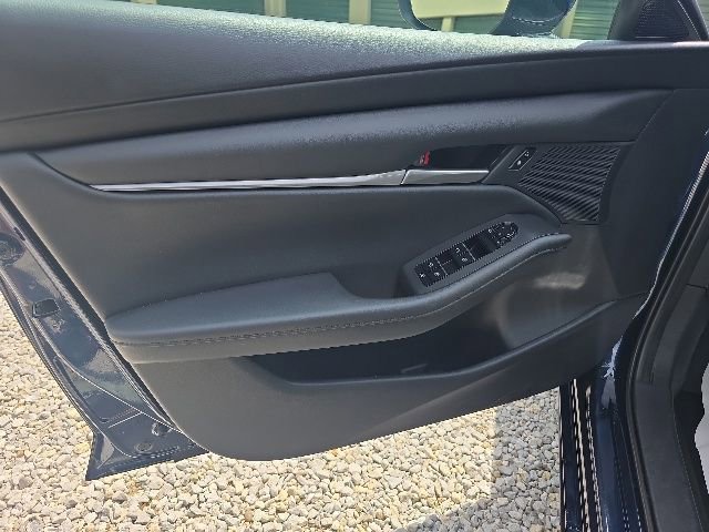 Used 2023 MAZDA MAZDA3 s FWD image 11