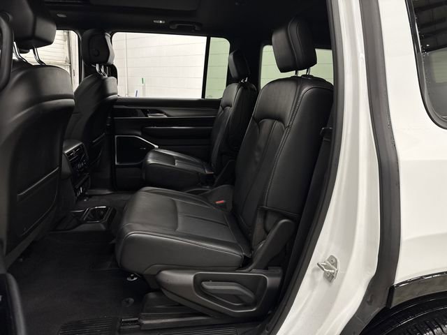 Used 2024 Jeep Wagoneer Series II image 32