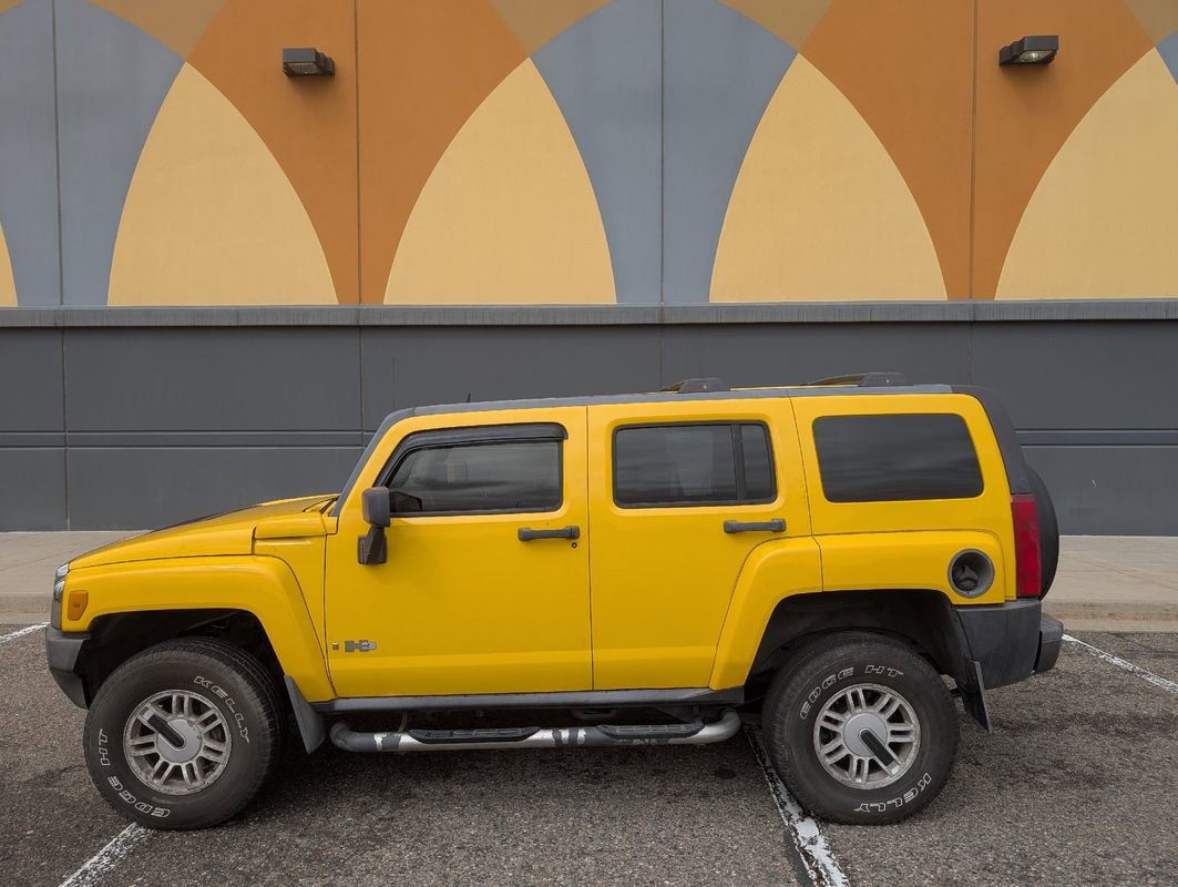 Used 2006 HUMMER H3 image 2