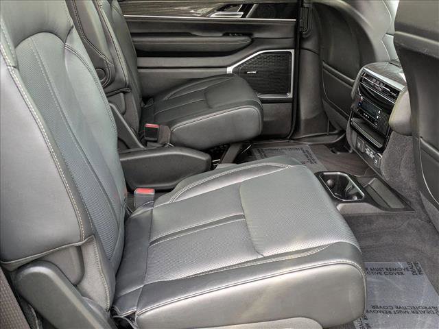 Used 2022 Jeep Wagoneer Series III w/ Flexible Seating Group image 21