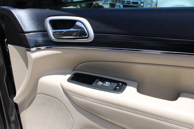 Used 2020 Jeep Grand Cherokee Limited RWD image 45