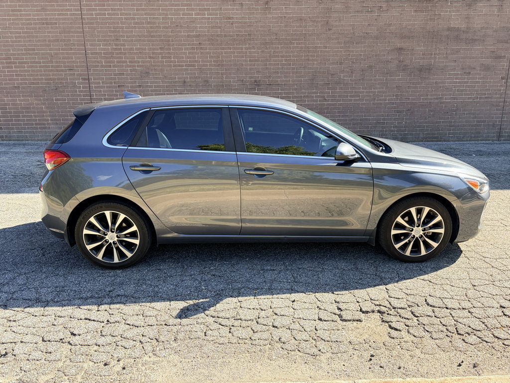Used 2018 Hyundai Elantra GT FWD image 6