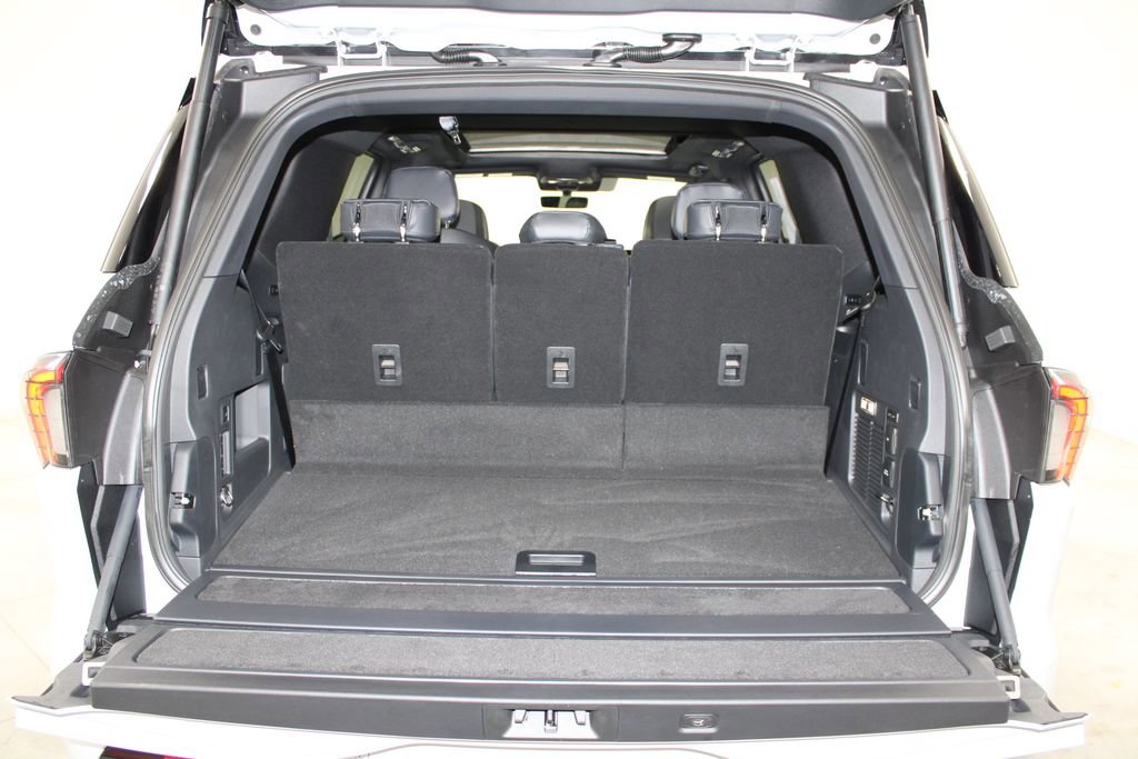 New 2025 Lincoln Navigator Reserve w/ Jet Appearance Package image 15