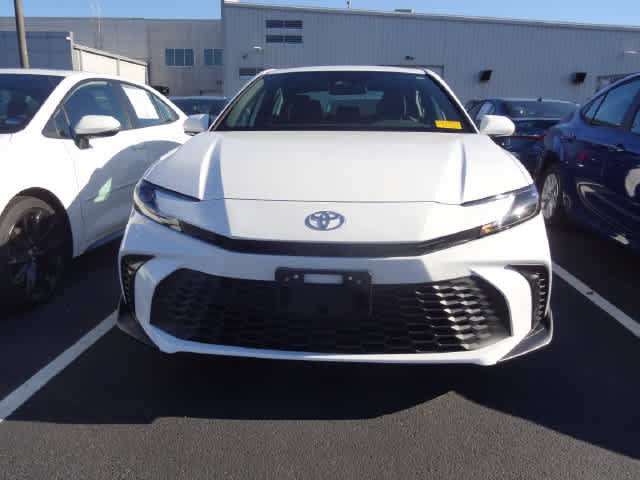 Used 2026 Toyota Camry SE FWD image 2