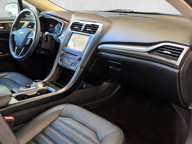 Used 2017 Ford Fusion SE w/ Fusion SE Technology Package FWD image 20