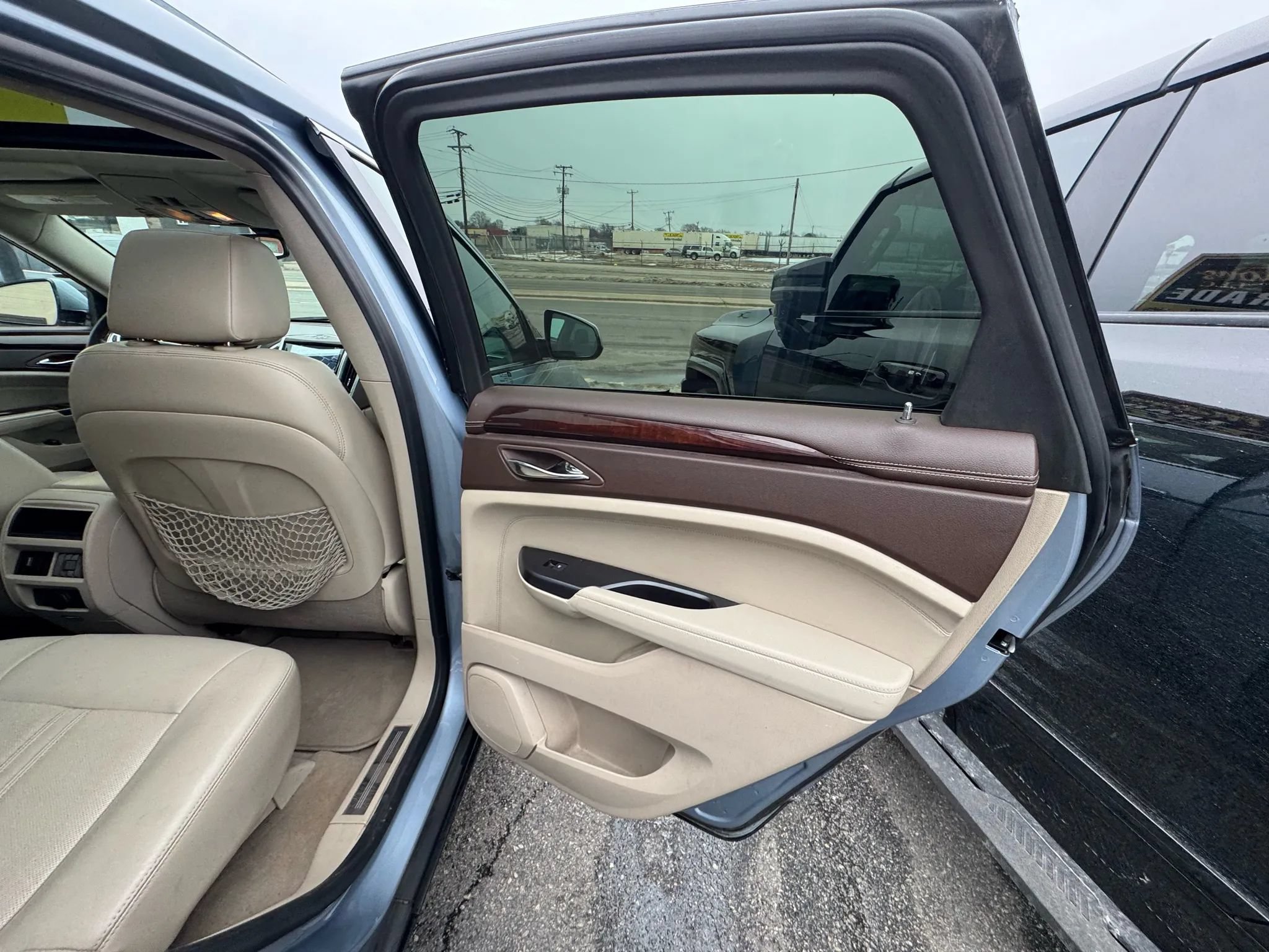 Used 2013 Cadillac SRX Luxury w/ Driver Awareness Package AWD/4WD image 18