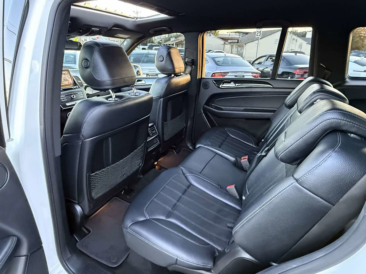 Used 2019 Mercedes-Benz GLS 450 4MATIC image 5